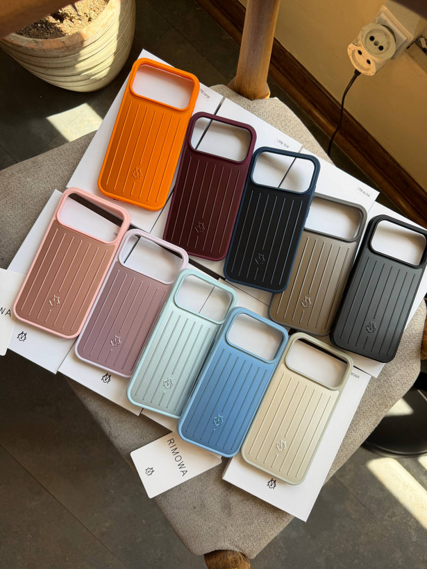 قاب RIMOWA طرح چمدانی ۱۰ رنگ | مناسب iPhone 17 Pro Max و iPhone 18 Pro Max �